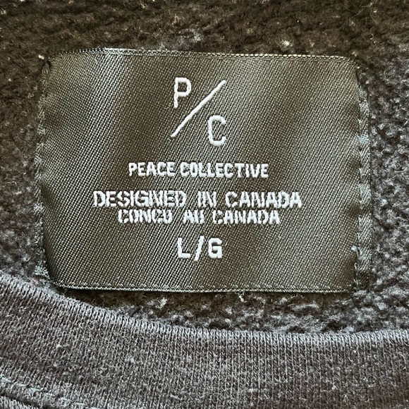 Peace Collective Home Is Canada Women’s Crop Crewneck - Picture 4 of 4